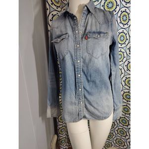 Levi's Fitted Denim Shirt